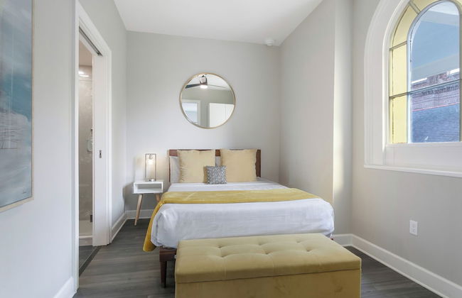 Bywater Suite Hotel - Photo 49