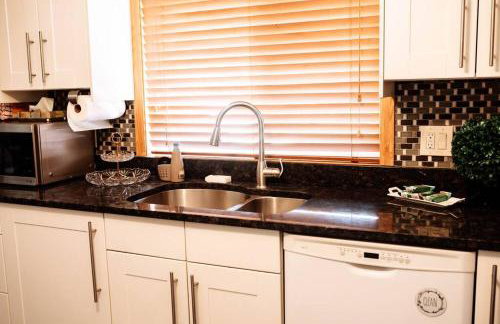 Spacious Five-Bedroom Bliss - Foto 42