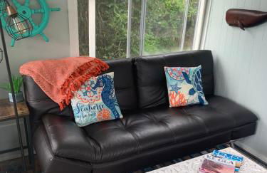 Cozy jungle boat hideaway with stunning ocean view - Foto 11