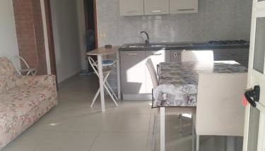 Appartamento con camera matrimoniale e divano letto - Foto 1