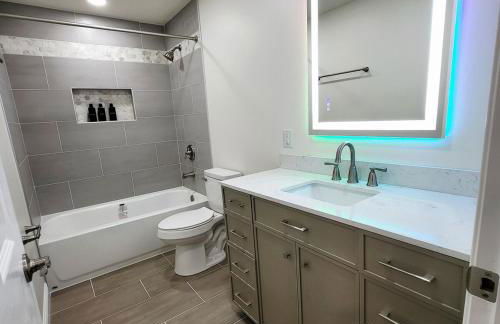 Waterfront Villa with Gameroom and Theater room - Foto 22