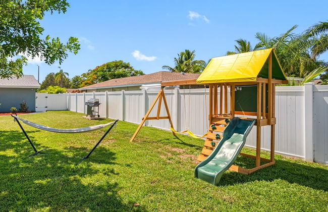 Paradise Haven- Amazing 4BR Oasis With Pool - Foto 30