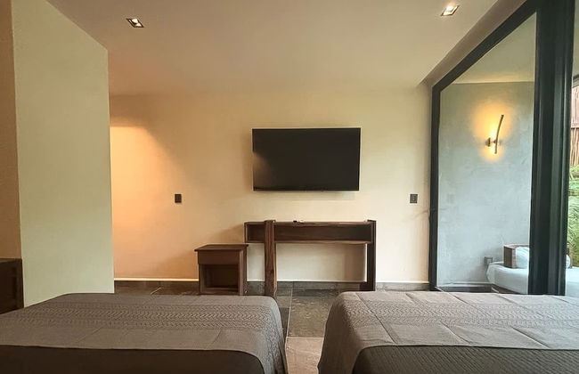 2BR w Private Pool Near the Beach Spacious Stay - Photo 16