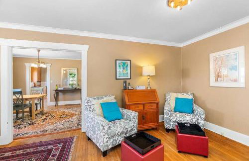 Enchanted Path to a Gardenscape - 92 Walkscore! - Foto 16