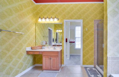 Fire Pit and Pool Access Quiet Holly Springs Home - Foto 15