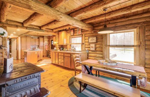 Near Trails, Lakes and Slopes Cabin in Walpole! - Foto 7