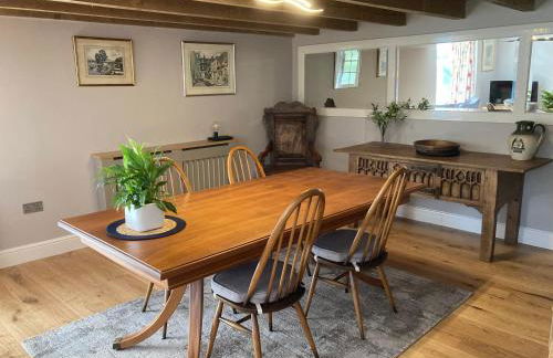 The Studio, spacious riverside property in Ludlow with private parking - Photo 7