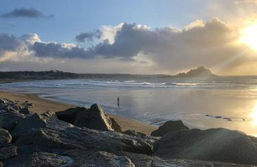 Central Penzance, Modern stylish home, Near Seafront with Gated parking - Photo 26