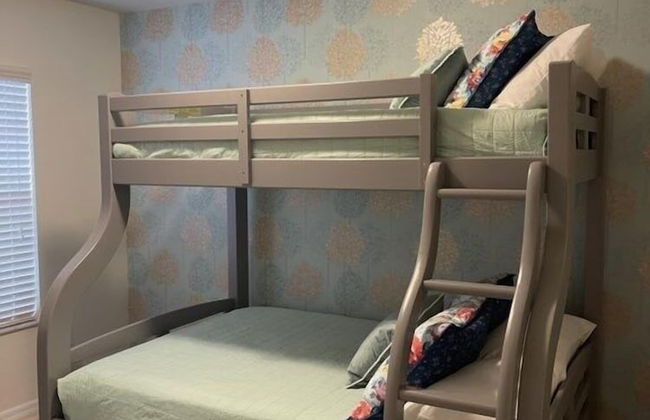 Luxury Villa With Large Private South Facing Pool 4 Bedroom Townhouse by RedAwning - Photo 5