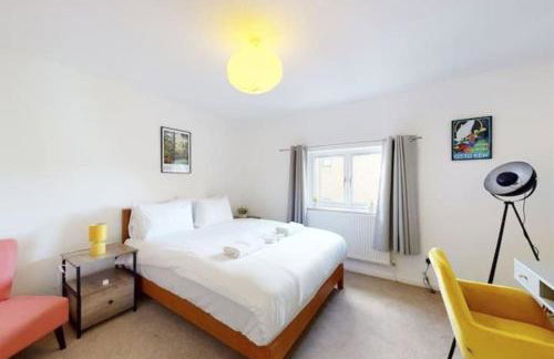 4 bedroom family home on Piccadilly line - Foto 3