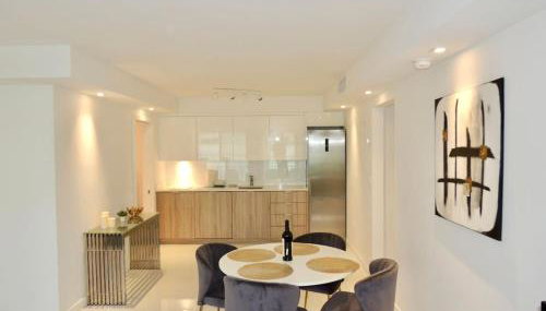 Lux design 2 bedroom unit sleep 4 in SoBe bst area - Foto 3