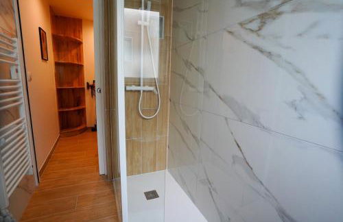 La Bulle Chic, Netflix - central - Photo 30