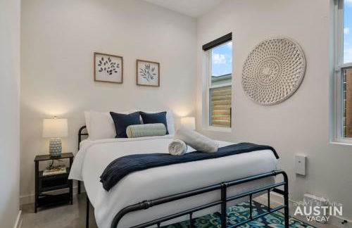 Luxury 2BR 2BA East Austin retreat w yard, deck and garage parking by Austin Vacay - Foto 31