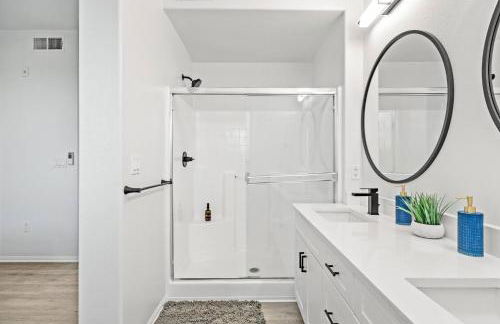 Newly Remodeled 3BR Apt | Mins to Disney | Arcade - Foto 6