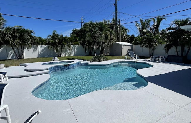 Kiss the Wave - Spacious 4BR 3BA w Pool hot tub - Foto 60
