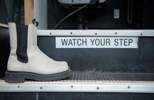 American School Bus Retreat with Hot Tub in Sussex Meadow - Foto 10