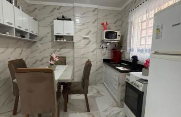 Apartamento com Estacionamento, Wi-Fi, Ar condicionado a 300 metros da Praia da Enseada no Guarujá. - Foto 25