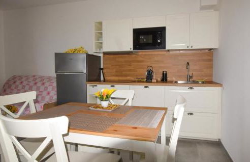 Awesome Apartment In Terre Roveresche - Foto 27