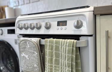 NEW refurbished Luxurious home with great transport links - Foto 42