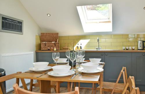 Perivale Lodge - Photo 4