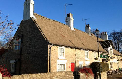 Jug And Glass Cottage - Photo 1