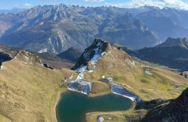 Bel appartement T2 refait à neuf avec piscine couverte de juin à fin septembre, près des stations de ski avec navette et draps et serviettes compris - Foto 45