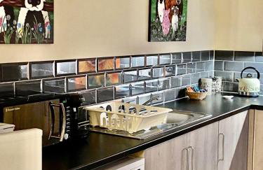 Oaklodge House - Photo 46