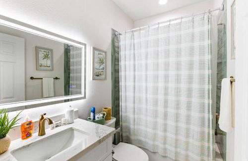 The Purple Pelican - Photo 25