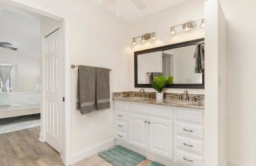 Beach Getaway - Private Heated Pool & 2 King Beds - Foto 17