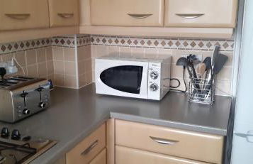 Hawksworth House in Chelmsley Wood, Birmingham near Solihull, near the NEC, HS2, JLR, Bear Grylls Centre, Resorts World and Birmingham airport, with a garage and free parking, great for families and contractors - Foto 21