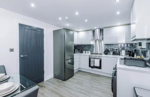 3BR Elegant House in Leeds Sleeps 6 Parking - Foto 9