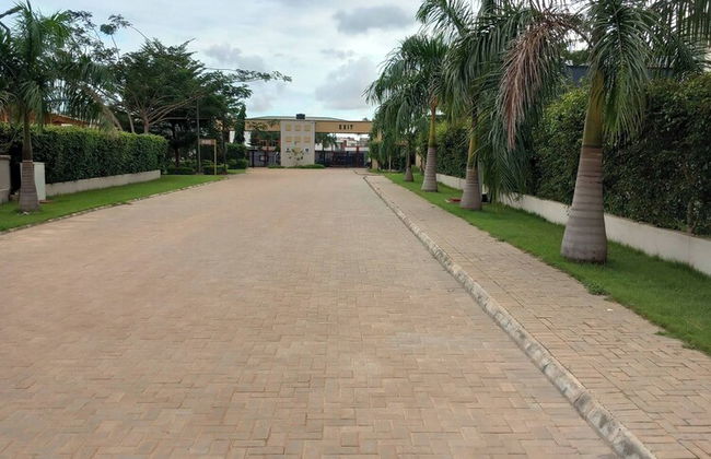 Serene Oasis in East Legon Hills - Chic 2 Bedroom Retreat - Photo 29