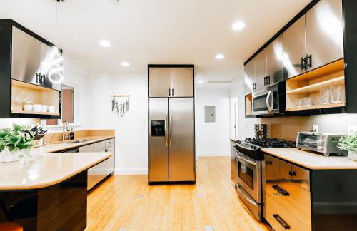 Serene Escape 2BD Private Patio & Firepit near Stanford - Foto 25