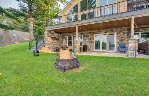 Luxe Waterfront Home with Private Lake Access! - Foto 1