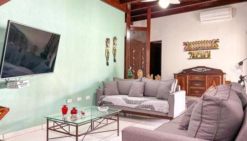 Casa com churrasqueira e piscina em Itanhaem - Foto 3