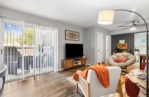 AT and T is steps away 2BD unit - Foto 19