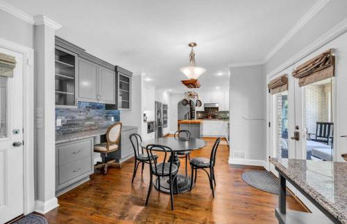 The Wexford French Chateau w Pool - Photo 21