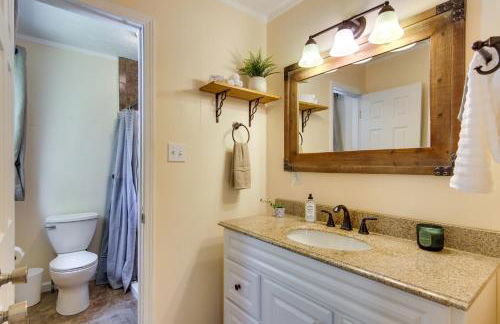 Pet-Friendly Black Mountain Vacation Home with Deck - Foto 13