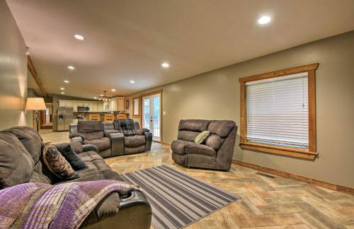 Spacious Kunkletown Home with Full Game Room and Deck! - Foto 8