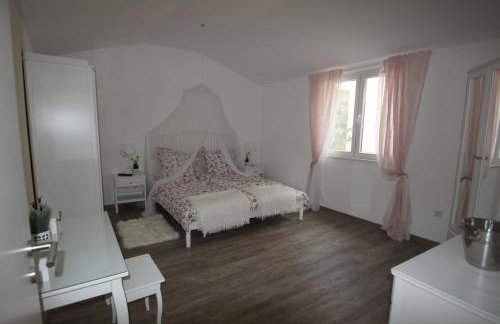 Villa Ludilo mit 4 Apartments in Poljica - Marina bei Trogir Split - Photo 33