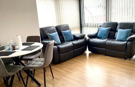 ParkCentral Birmingham City Centre - near Chinatown - private gated free parking - Photo 13