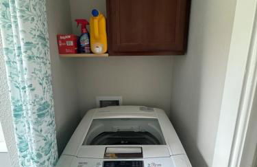 Bright & Airy 2BR 1BA Home Near The Riverfront - Foto 24