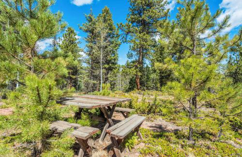 Slope Summit Rustic A-Frame Cabin w Scenic Views - Photo 3