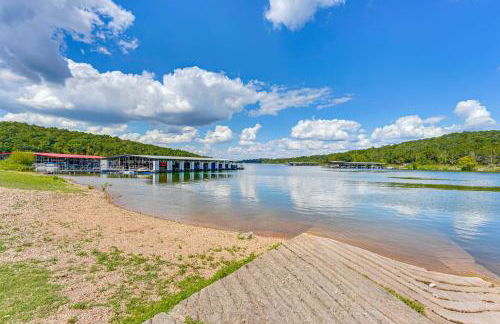 Cozy Cabin with Deck and Boat Launch Access in Lampe! - Foto 3