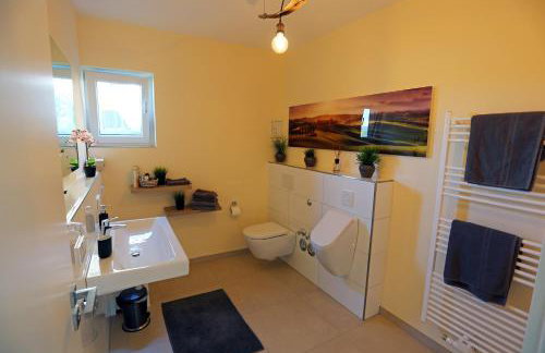 Exklusives Rhein-Lounge Apartment mit direktem Rheinblick, Sauna, 2 Schlafzimmern, Parkplatz für bis zu 5 Gäste - Foto 7