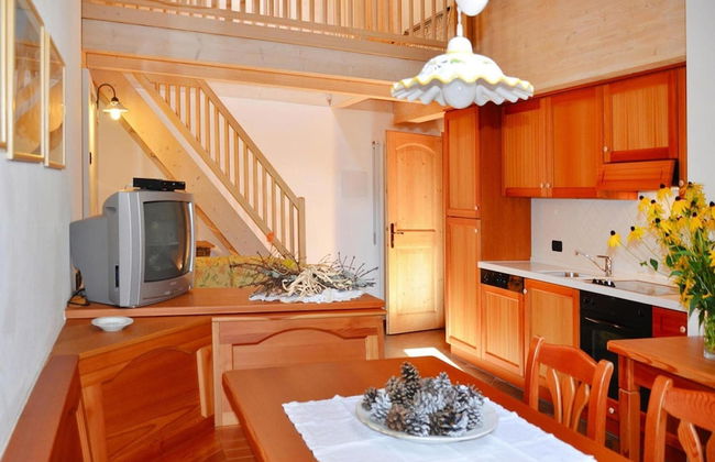 Apartment in Pellizzano Near Shopping - Photo 9