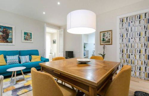 Lovely Designed House Connected To Center - Foto 11