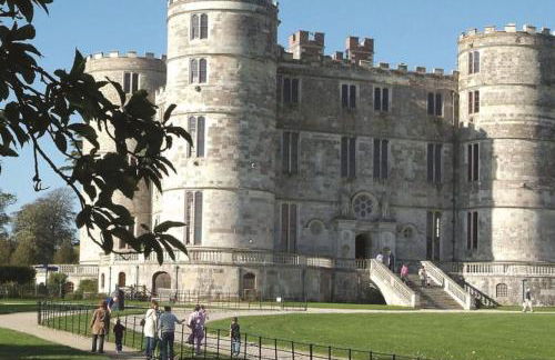 Spacious 5-Bedroom Victorian House Near Sandbanks - Sleeps 14, Parking & Garden - Foto 41