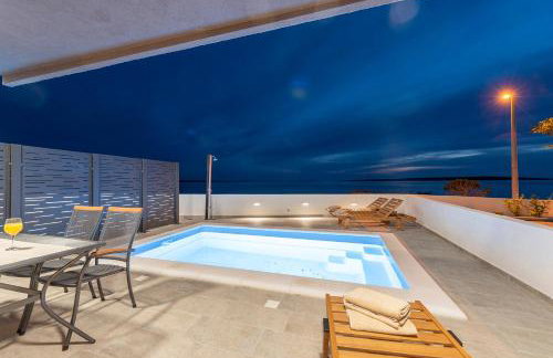 Villa Eni Beachfront apartment with pool - Photo 25