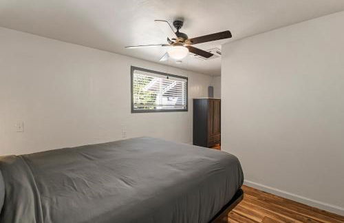 Guest House, Accessible to Downtown, & Fast WiFi! - Foto 12